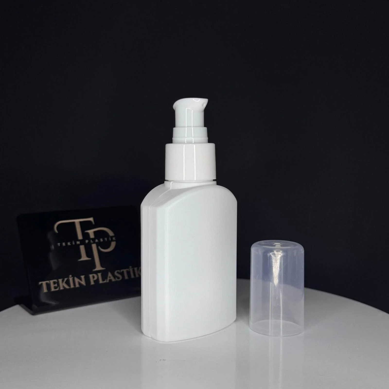 100 ML Beyaz Yassı Plastik Şişe - Plastik Kapaklı Losyon Pompalı 100 ML Beyaz Yassı Plastik Şişe - Plastik Kapaklı Losyon Pompalı