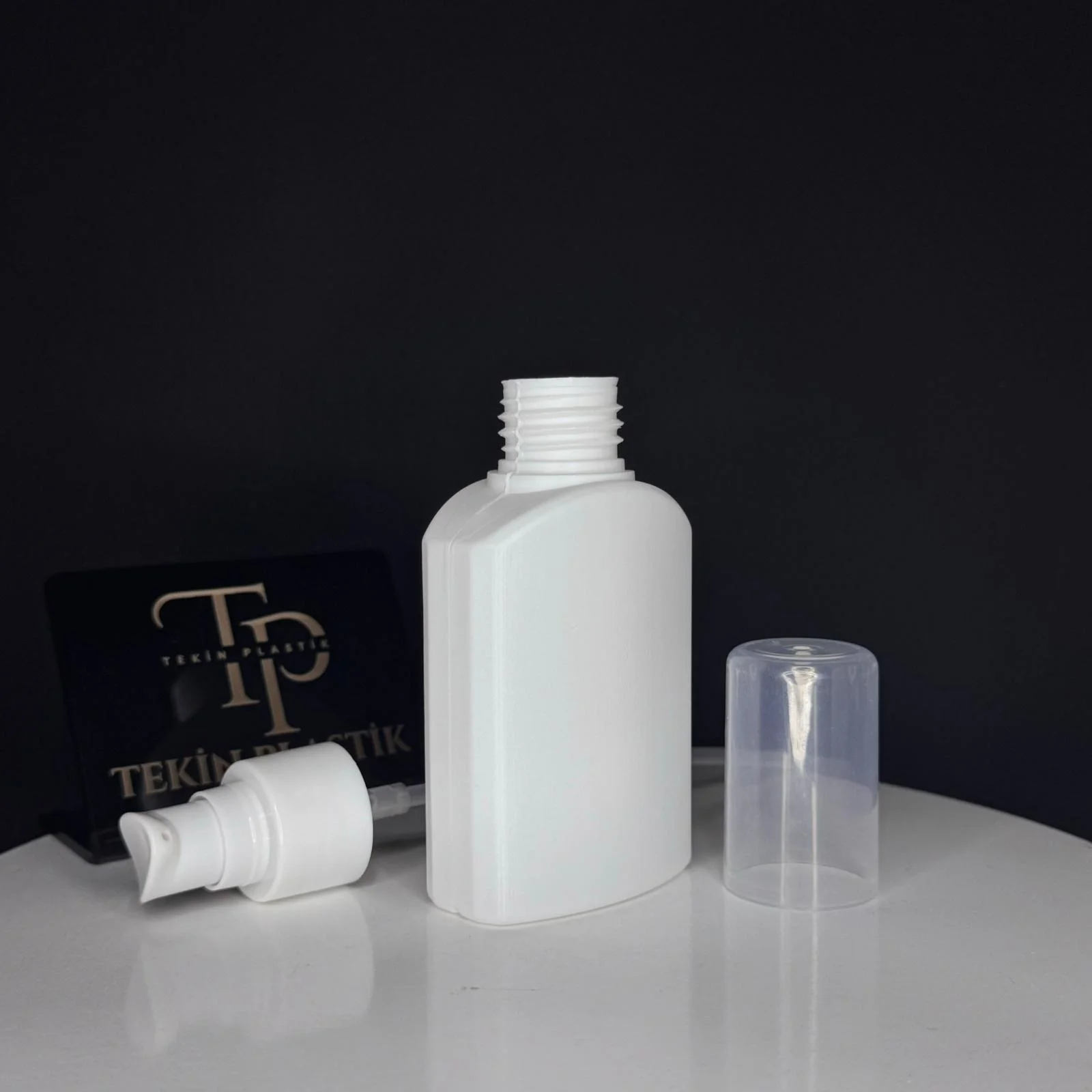 100 ML Beyaz Yassı Plastik Şişe - Plastik Kapaklı Losyon Pompalı 100 ML Beyaz Yassı Plastik Şişe - Plastik Kapaklı Losyon Pompalı