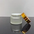 50 ml Buzlu Cam Krem Kavanozu Parlak Gold Kapaklı Tıpalı 50 ml Buzlu Cam Krem Kavanozu Parlak Gold Kapaklı Tıpalı