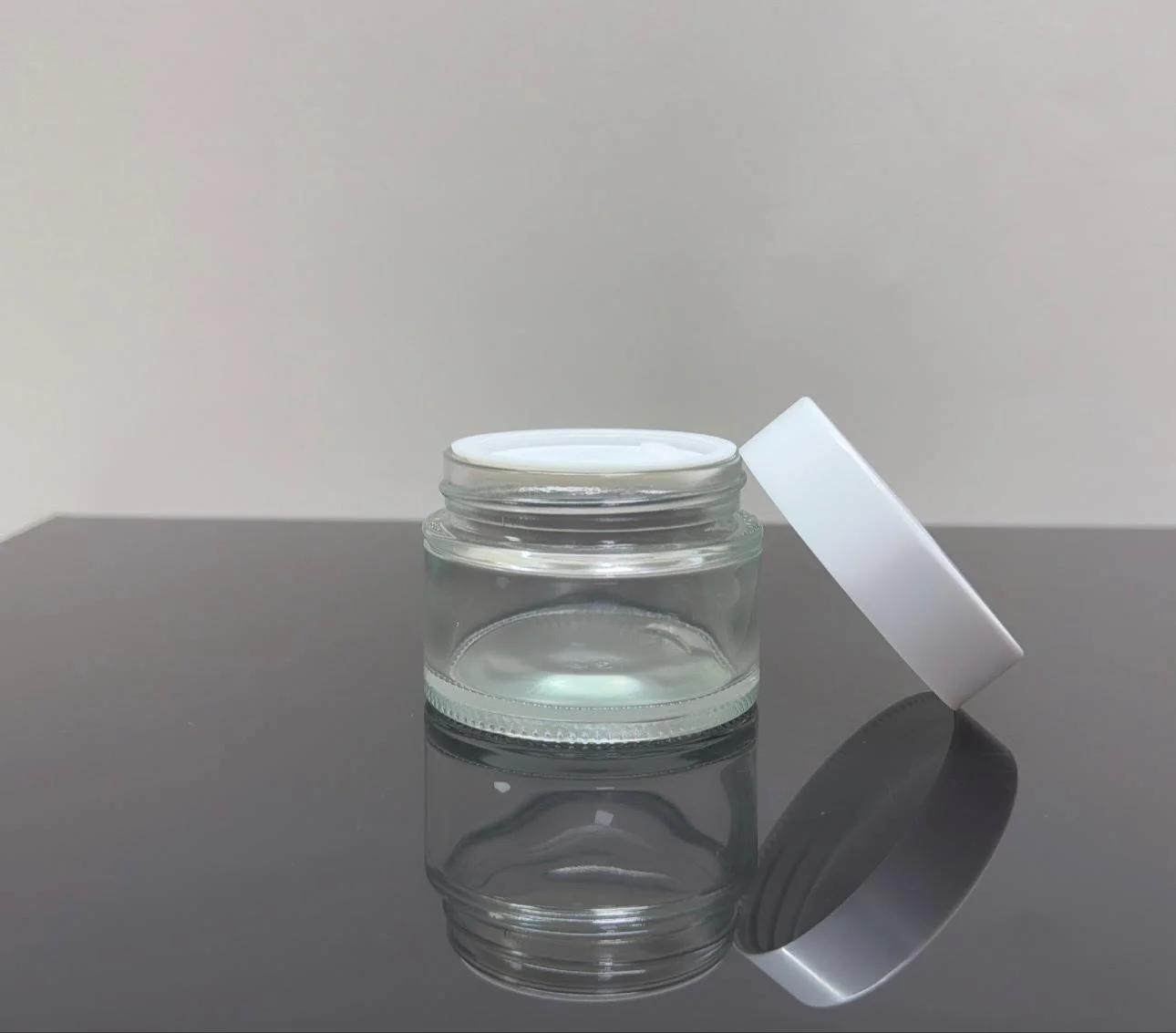 50 ml Şeffaf Cam Krem Kavanozu Beyaz Kapaklı Tıpalı 50 ml Şeffaf Cam Krem Kavanozu Beyaz Kapaklı Tıpalı