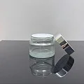 50 ml Şeffaf Cam Krem Kavanozu Parlak Gümüş Kapaklı Tıpalı 50 ml Şeffaf Cam Krem Kavanozu Parlak Gümüş Kapaklı Tıpalı
