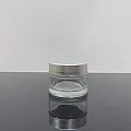 50 ml Şeffaf Cam Krem Kavanozu Gümüş Kapaklı Tıpalı 50 ml Şeffaf Cam Krem Kavanozu Gümüş Kapaklı Tıpalı