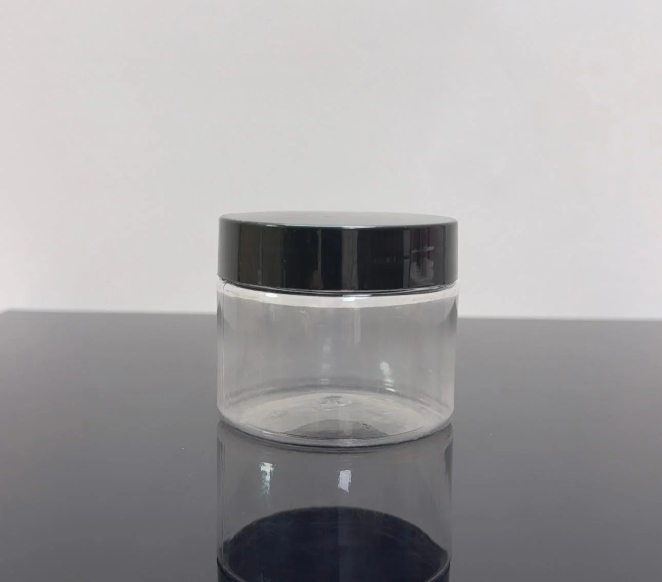 100 ml Şeffaf Pet Krem Kavanozu Siyah Kapaklı 100 ml Şeffaf Pet Krem Kavanozu Siyah Kapaklı