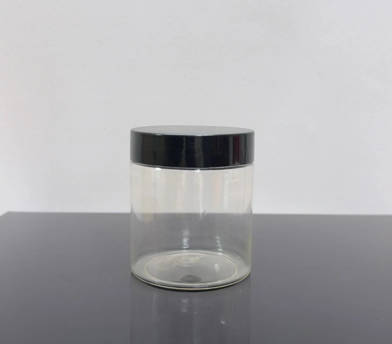 150 ml Şeffaf Pet Krem Kavanozu Siyah Kapaklı Tıpalı 150 ml Şeffaf Pet Krem Kavanozu Siyah Kapaklı Tıpalı