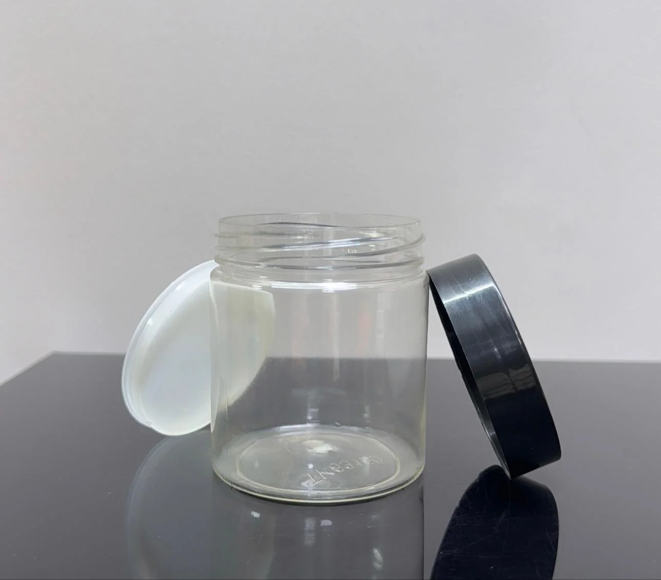 150 ml Şeffaf Pet Krem Kavanozu Siyah Kapaklı Tıpalı 150 ml Şeffaf Pet Krem Kavanozu Siyah Kapaklı Tıpalı