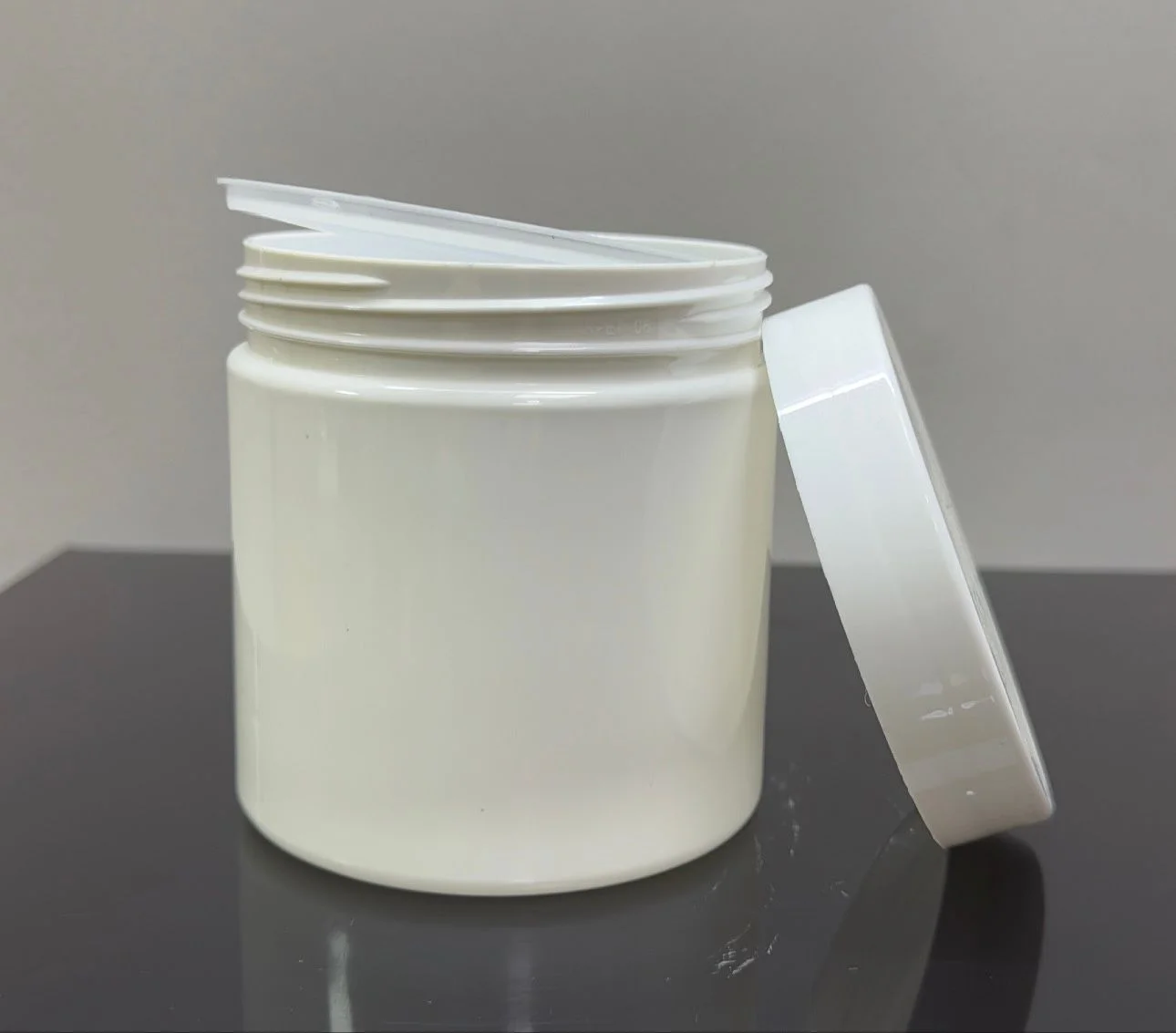 500 ml Beyaz Pet Krem Kavanozu Tıpalı 500 ml Beyaz Pet Krem Kavanozu Tıpalı