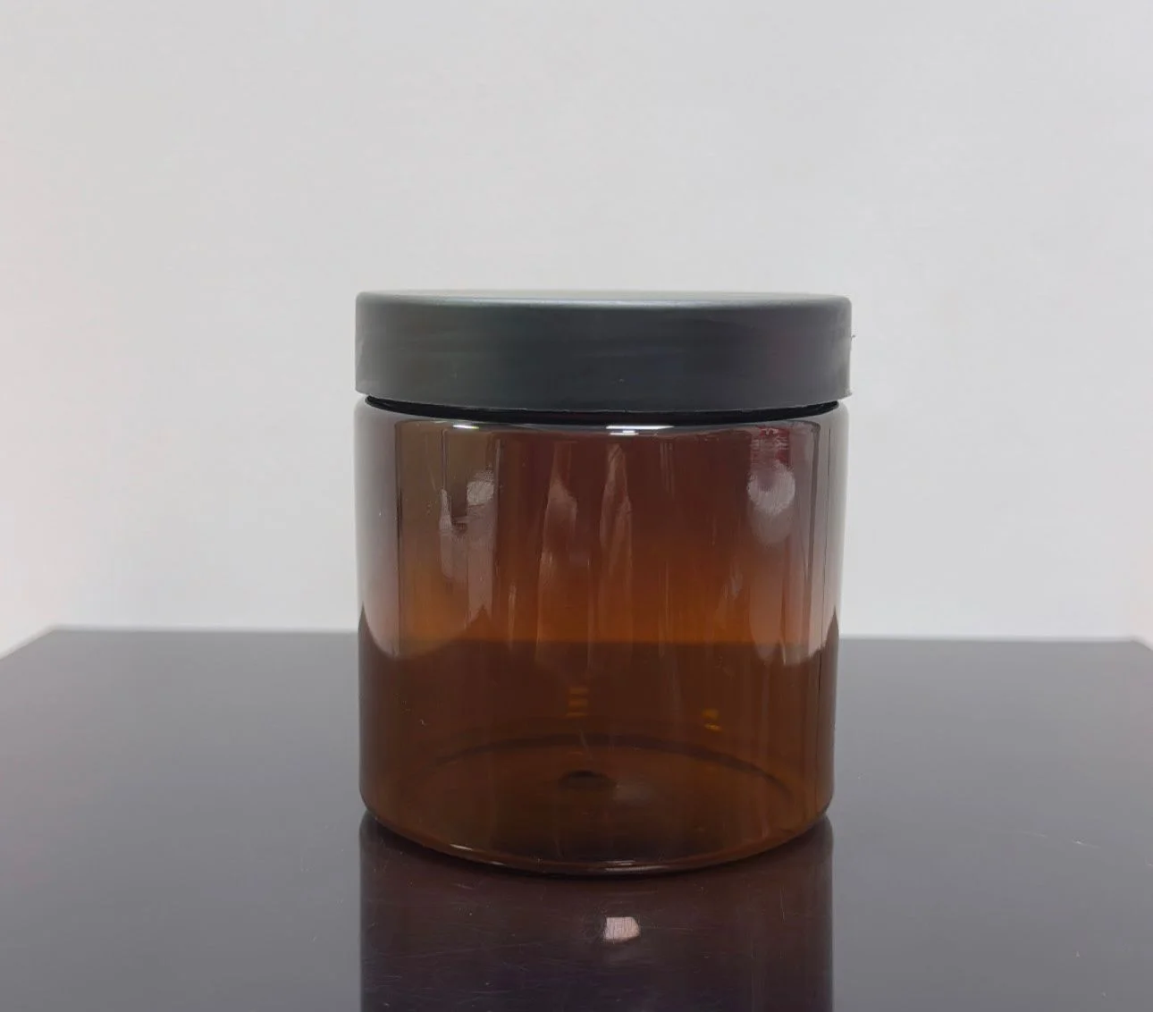 500 ml Amber Pet Krem Kavanozu Mat Siyah Kapaklı Tıpalı 500 ml Amber Pet Krem Kavanozu Mat Siyah Kapaklı Tıpalı