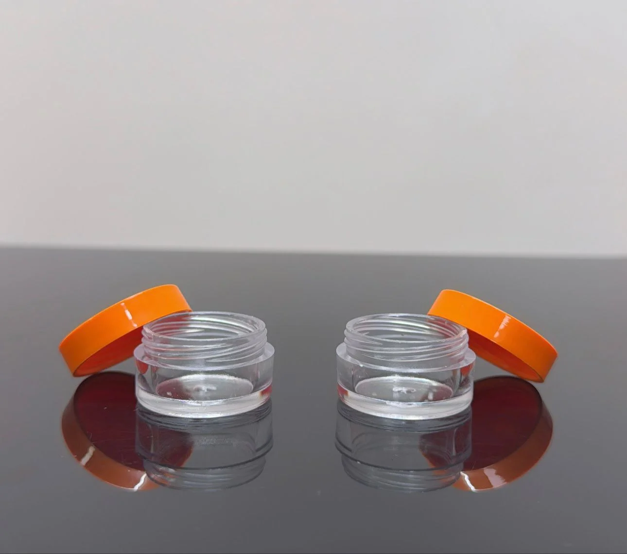 5 ml Şeffaf Turuncu Kapaklı Akrilik Kavanoz 5 ml Şeffaf Turuncu Kapaklı Akrilik Kavanoz