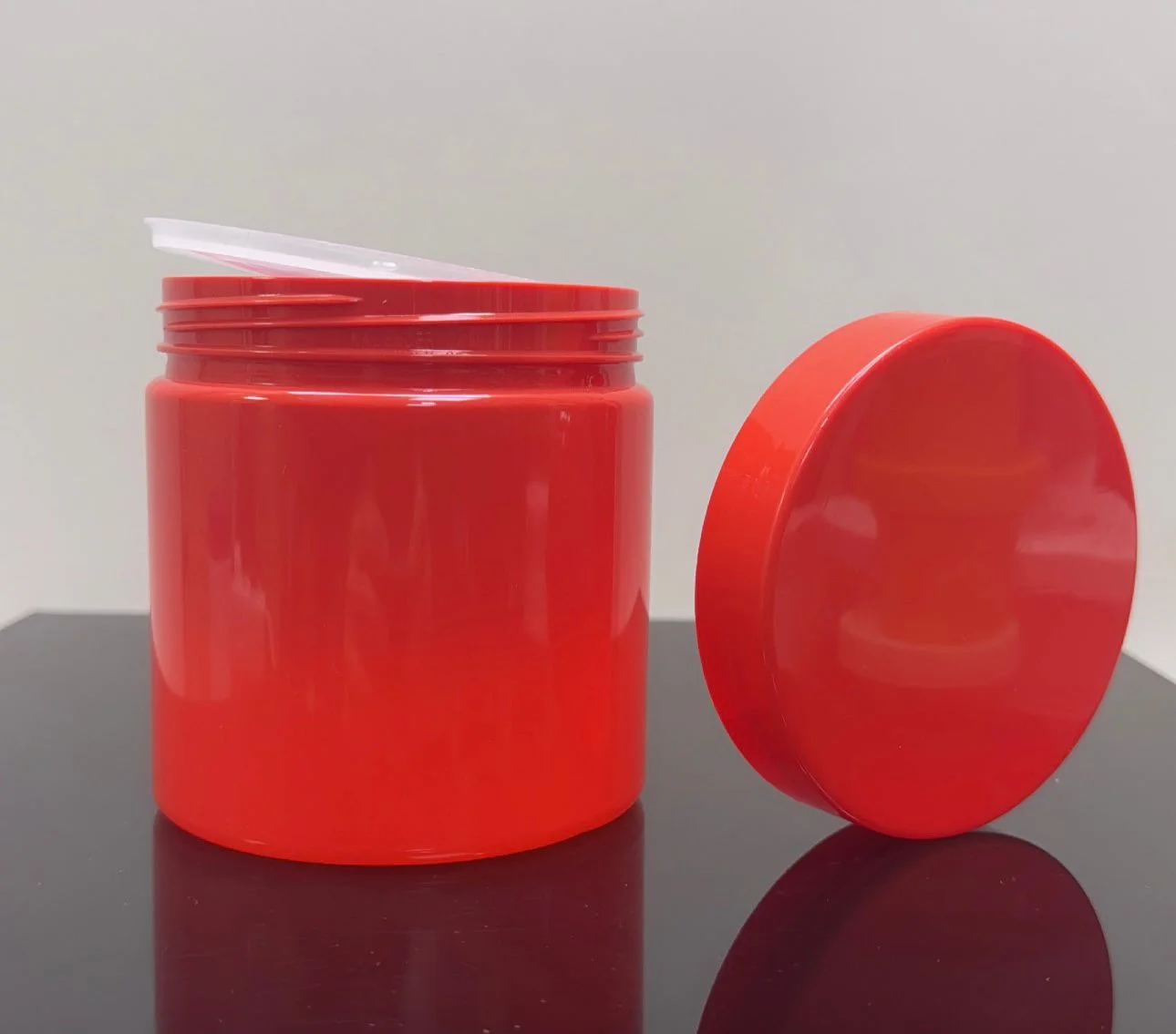 500 ml Kırmızı Pet Kavanoz Tıpalı 500 ml Kırmızı Pet Kavanoz Tıpalı