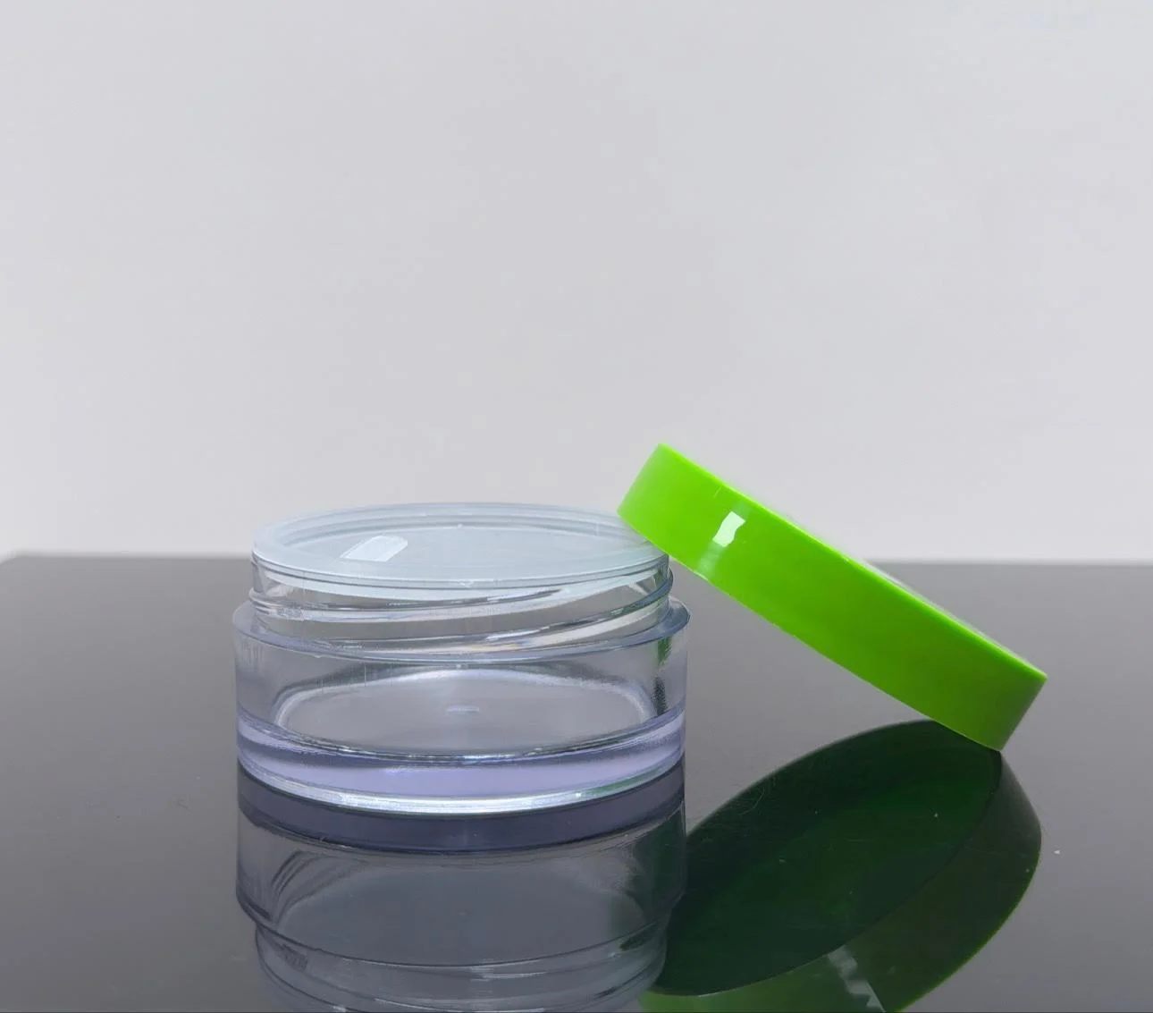 50 ml Şeffaf Yeşil Kapaklı Tıpalı Akrilik Kavanoz 50 ml Şeffaf Yeşil Kapaklı Tıpalı Akrilik Kavanoz