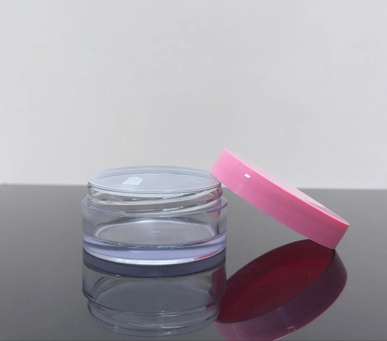 50 ml Şeffaf Pembe Kapaklı Tıpalı Akrilik Kavanoz 50 ml Şeffaf Pembe Kapaklı Tıpalı Akrilik Kavanoz