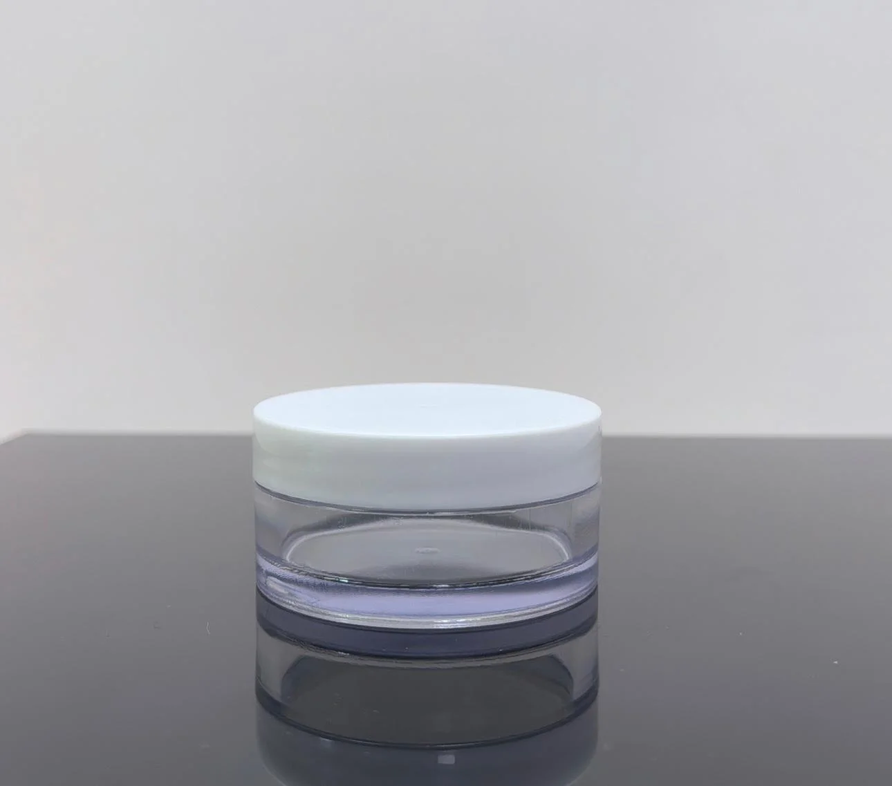 50 ml Şeffaf Beyaz Kapaklı Tıpalı Akrilik Kavanoz 50 ml Şeffaf Beyaz Kapaklı Tıpalı Akrilik Kavanoz