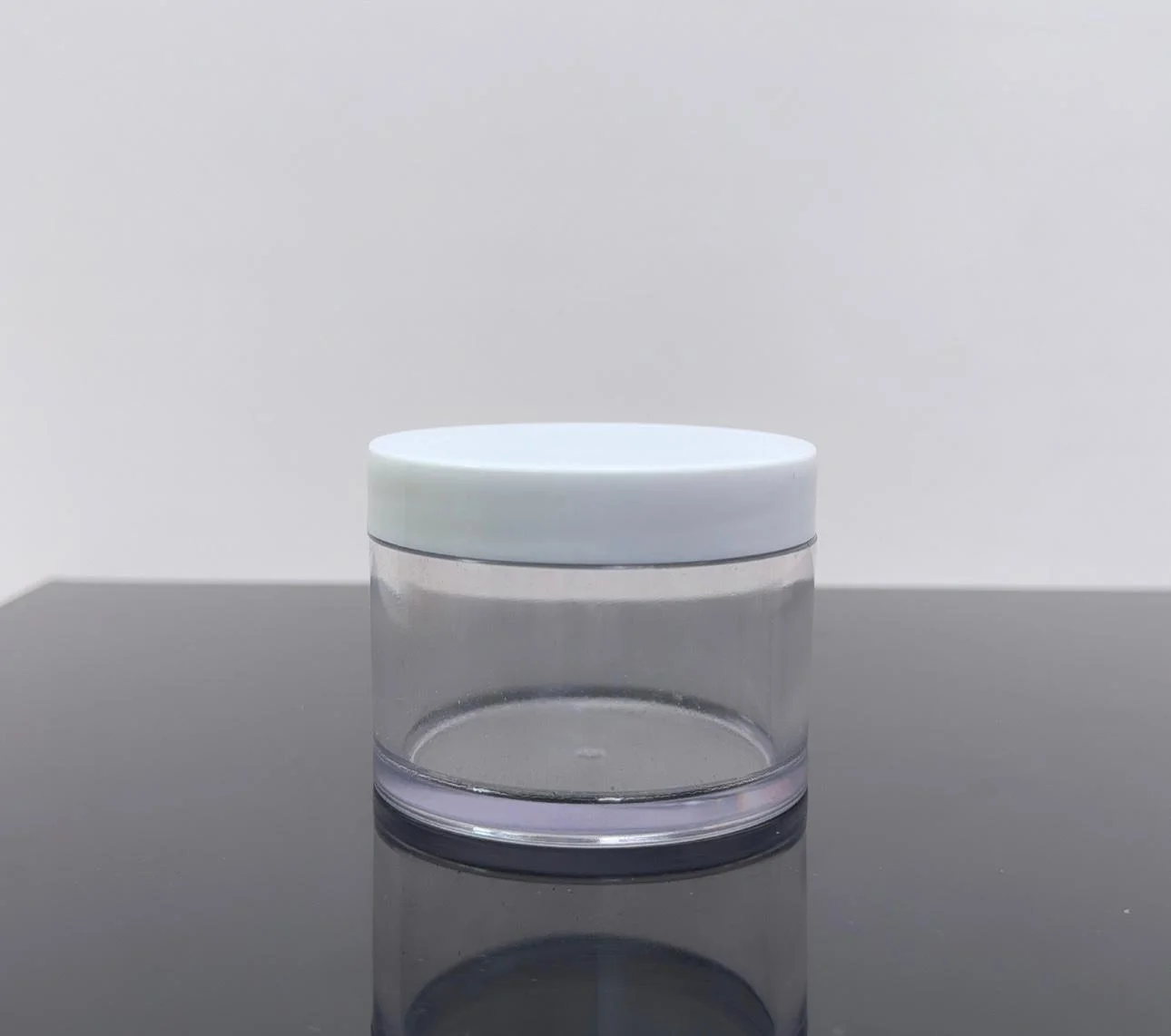 100 ml Şeffaf Beyaz Kapaklı Tıpalı Akrilik Kavanoz 100 ml Şeffaf Beyaz Kapaklı Tıpalı Akrilik Kavanoz
