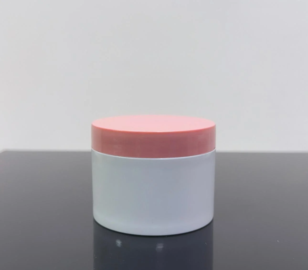 100 ml Beyaz Pembe Kapaklı Tıpalı Akrilik Kavanoz 100 ml Beyaz Pembe Kapaklı Tıpalı Akrilik Kavanoz