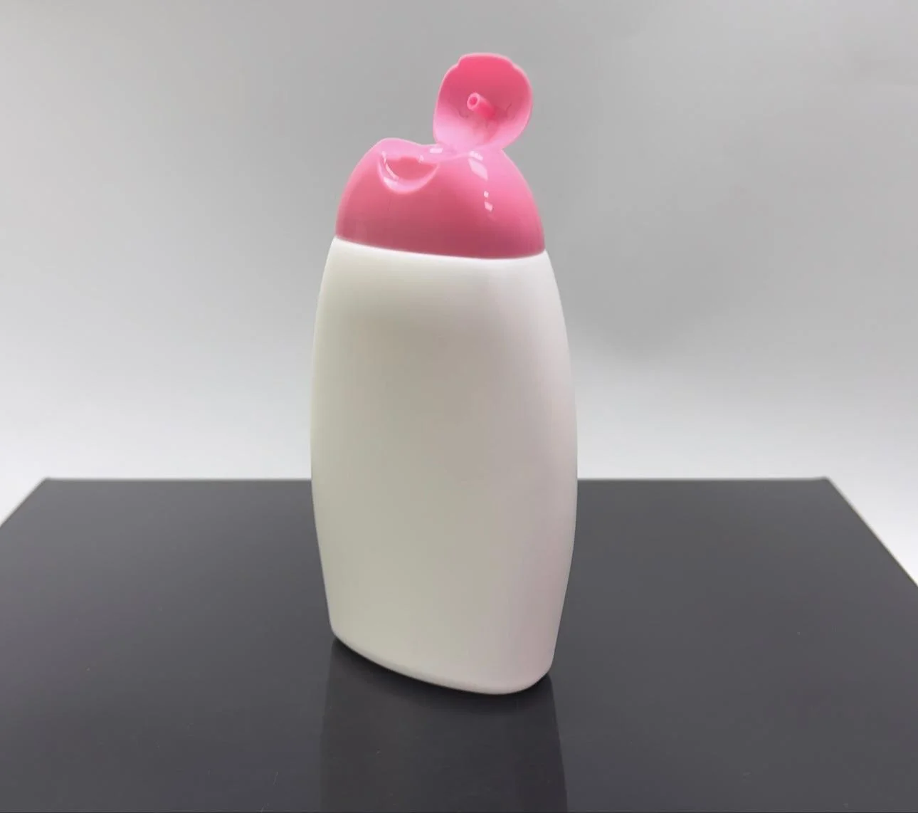 250 ml Beyaz Şampuan Şişesi Pembe Kapaklı 250 ml Beyaz Şampuan Şişesi Pembe Kapaklı