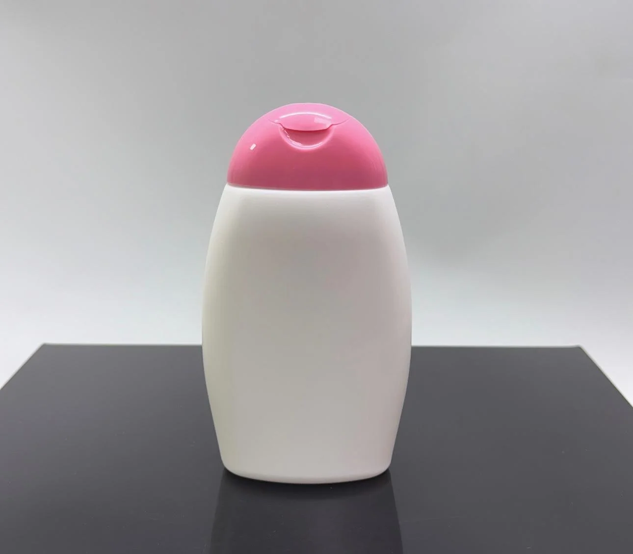 250 ml Beyaz Şampuan Şişesi Pembe Kapaklı 250 ml Beyaz Şampuan Şişesi Pembe Kapaklı