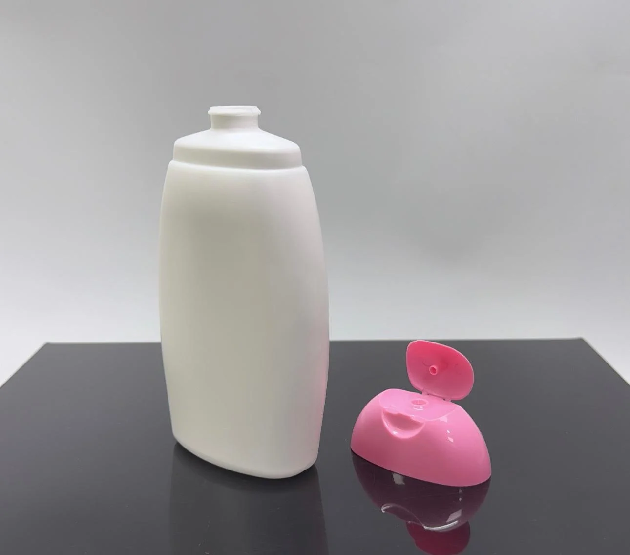 250 ml Beyaz Şampuan Şişesi Pembe Kapaklı 250 ml Beyaz Şampuan Şişesi Pembe Kapaklı