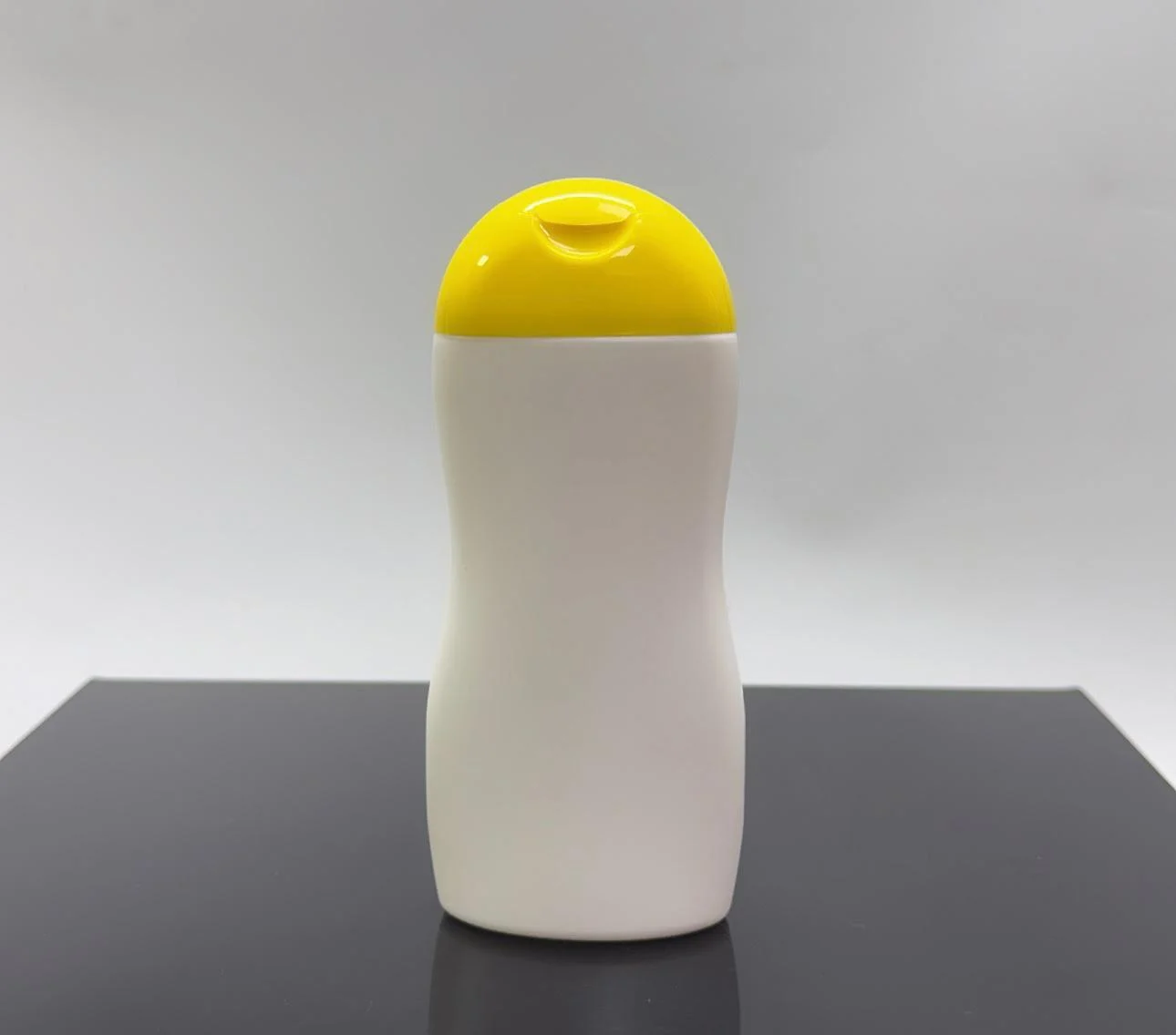 200 ml Beyaz Şampuan Şişesi Sarı Kapaklı 200 ml Beyaz Şampuan Şişesi Sarı Kapaklı