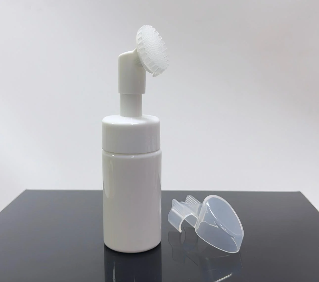 100 ml Beyaz Köpük Yapıcı Pet Şişe Köpük Fırçalı 100 ml Beyaz Köpük Yapıcı Pet Şişe Köpük Fırçalı