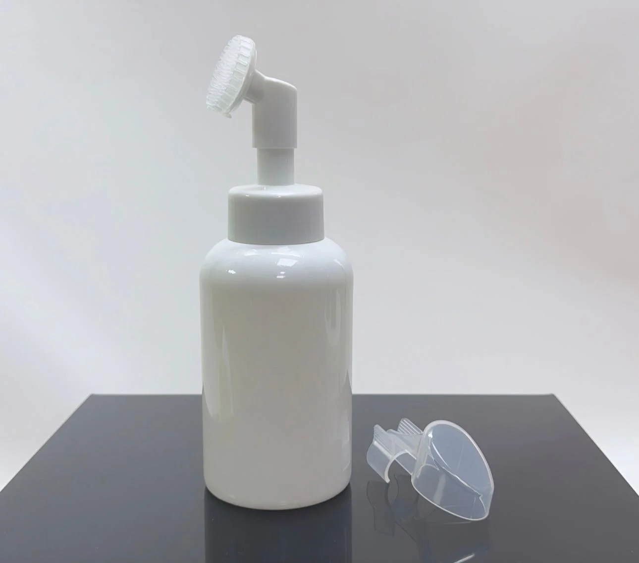 250 ml Beyaz Köpük Yapıcı Pet Şişe Köpük Fırçalı 250 ml Beyaz Köpük Yapıcı Pet Şişe Köpük Fırçalı