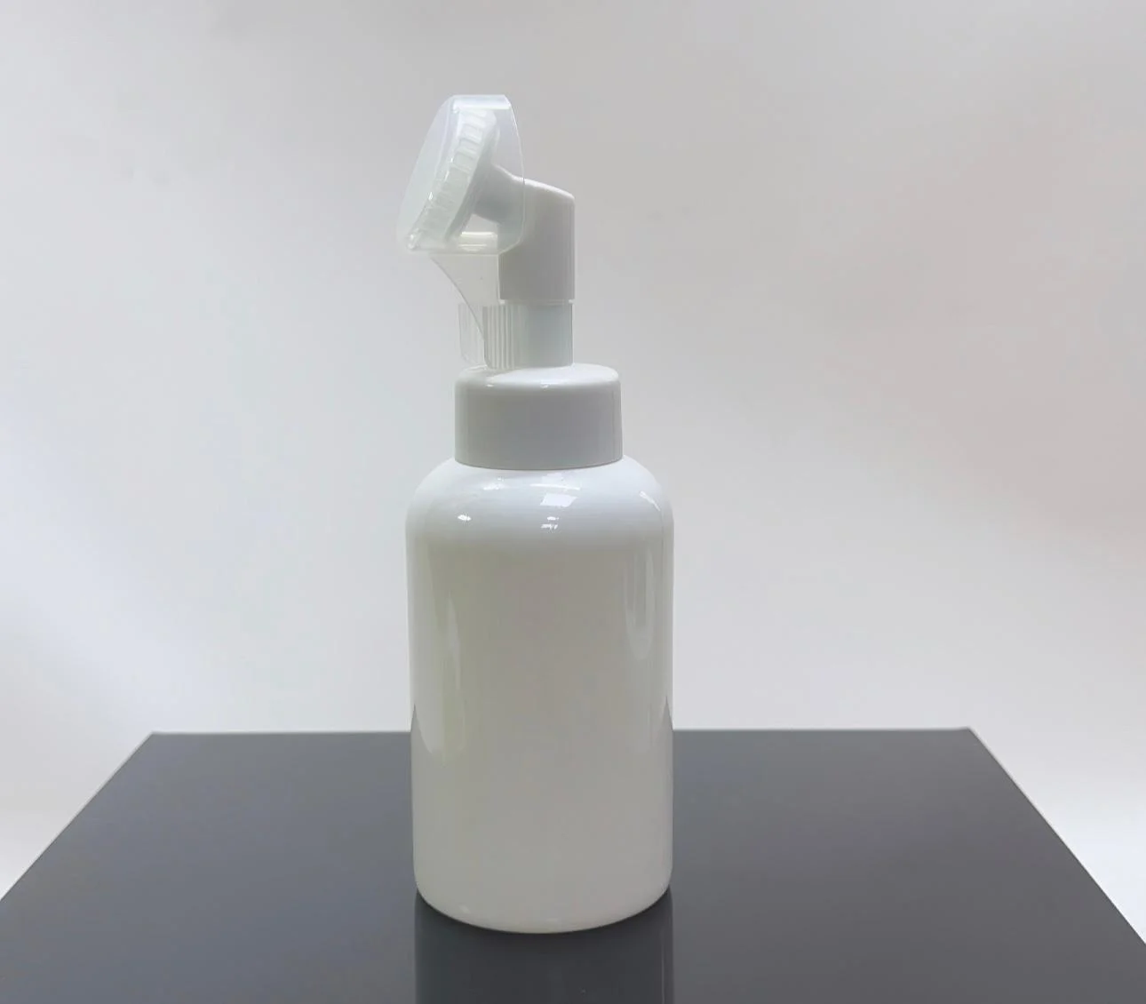 250 ml Beyaz Köpük Yapıcı Pet Şişe Köpük Fırçalı 250 ml Beyaz Köpük Yapıcı Pet Şişe Köpük Fırçalı