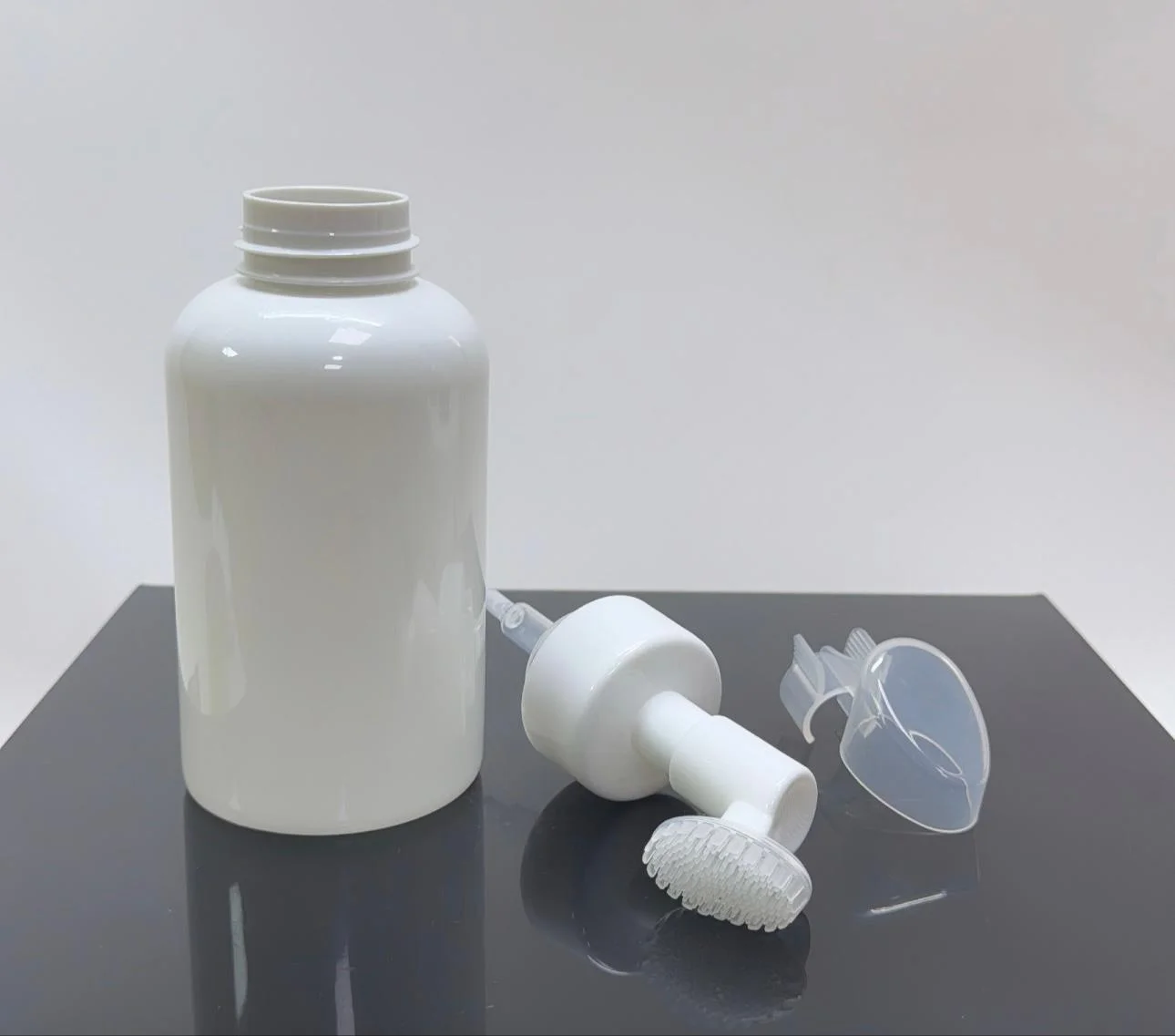 250 ml Beyaz Köpük Yapıcı Pet Şişe Köpük Fırçalı 250 ml Beyaz Köpük Yapıcı Pet Şişe Köpük Fırçalı