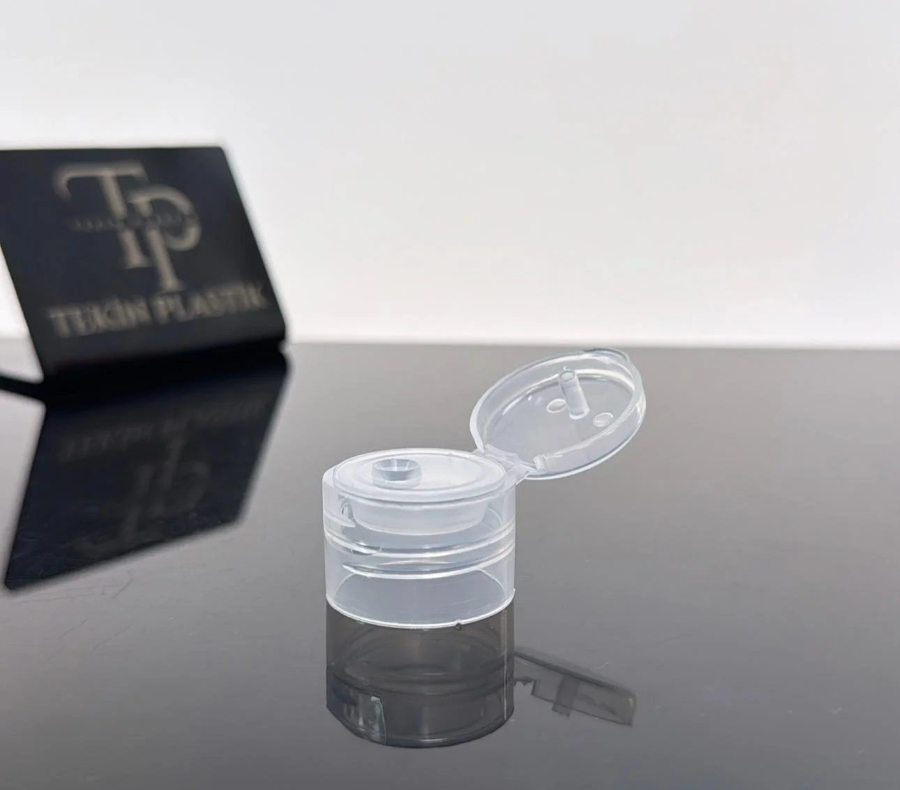 24 mm Şeffaf Fliptop Açmalı Şampuan Kapak 24 mm Şeffaf Fliptop Açmalı Şampuan Kapak