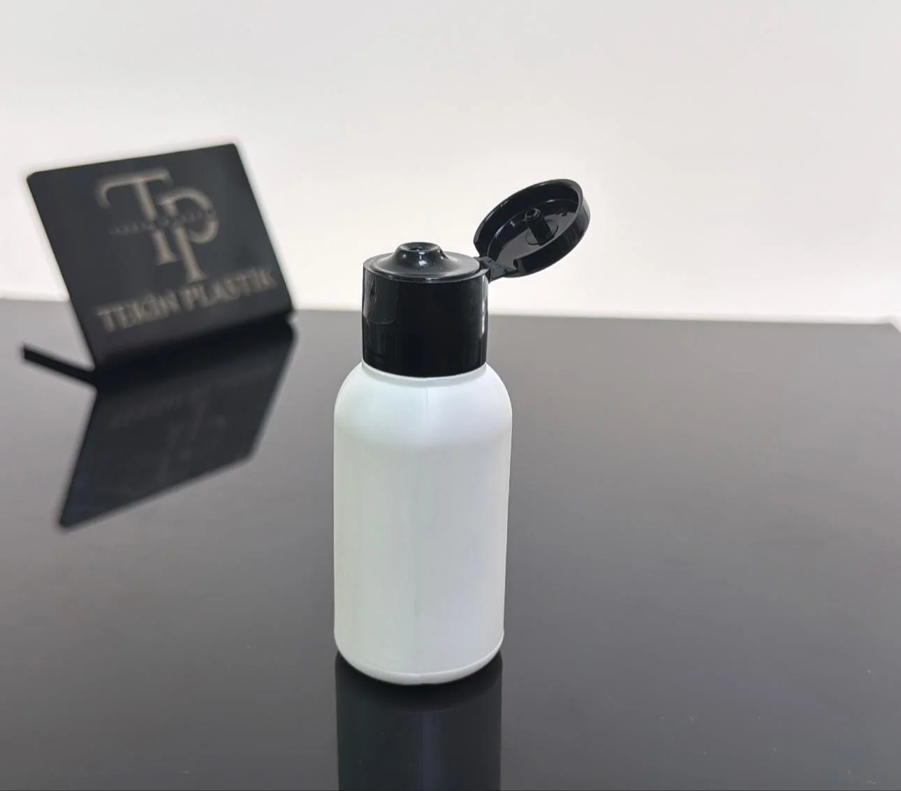 18 mm Siyah Fliptop Açmalı Şampuan Kapak 18 mm Siyah Fliptop Açmalı Şampuan Kapak