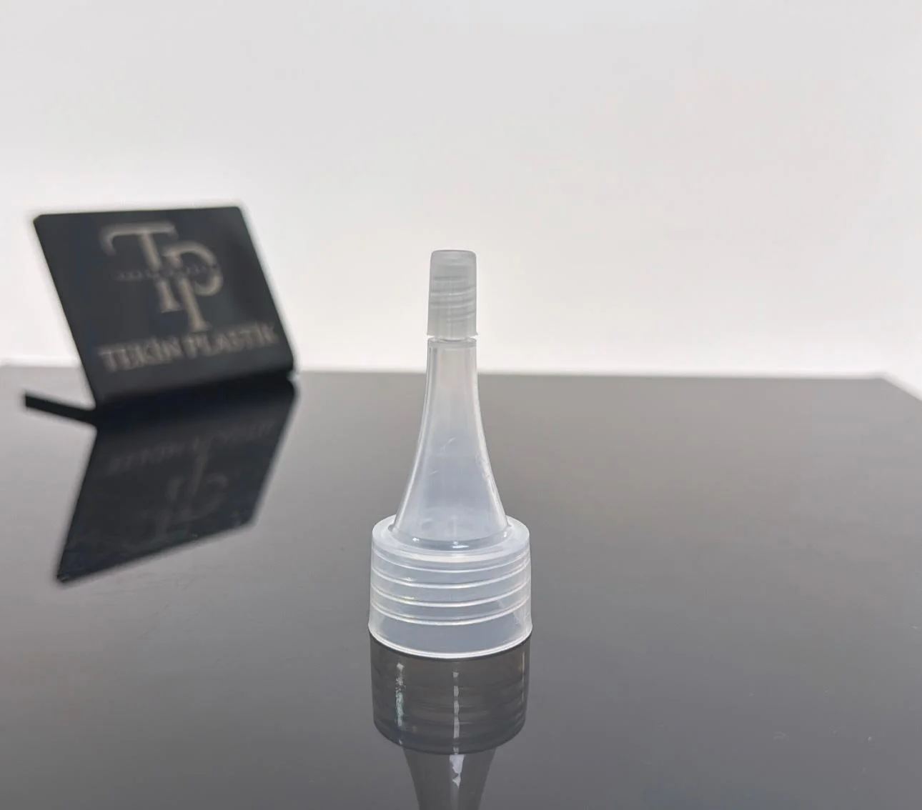24 mm Şeffaf Üstten Açılır Sivri Kapak 24 mm Şeffaf Üstten Açılır Sivri Kapak