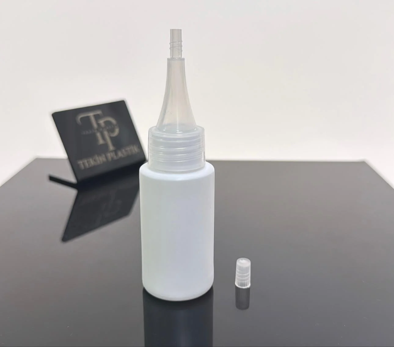 24 mm Şeffaf Üstten Açılır Sivri Kapak 24 mm Şeffaf Üstten Açılır Sivri Kapak