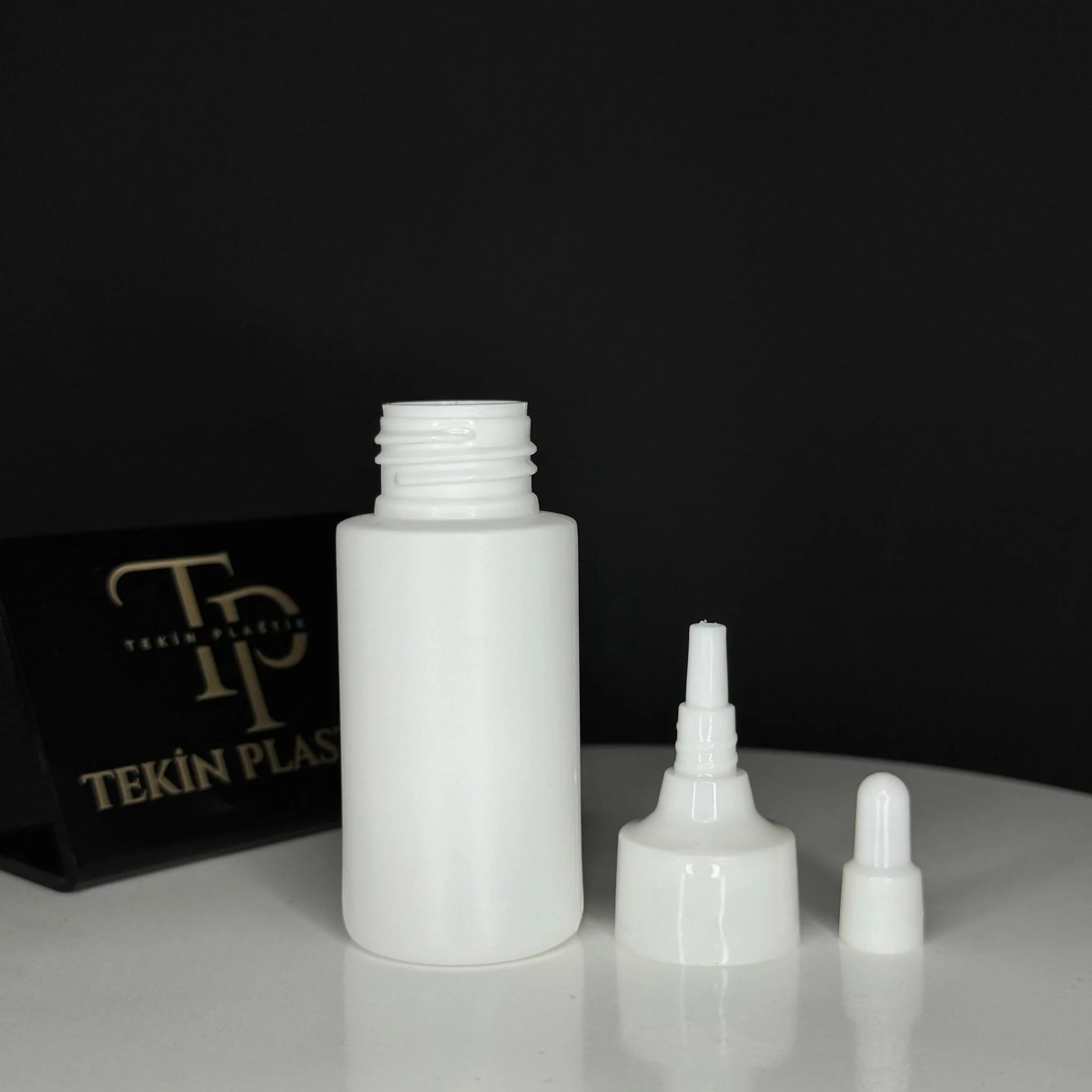 50 ML Beyaz Küt Model Plastik Şişe Asansör Kapaklı