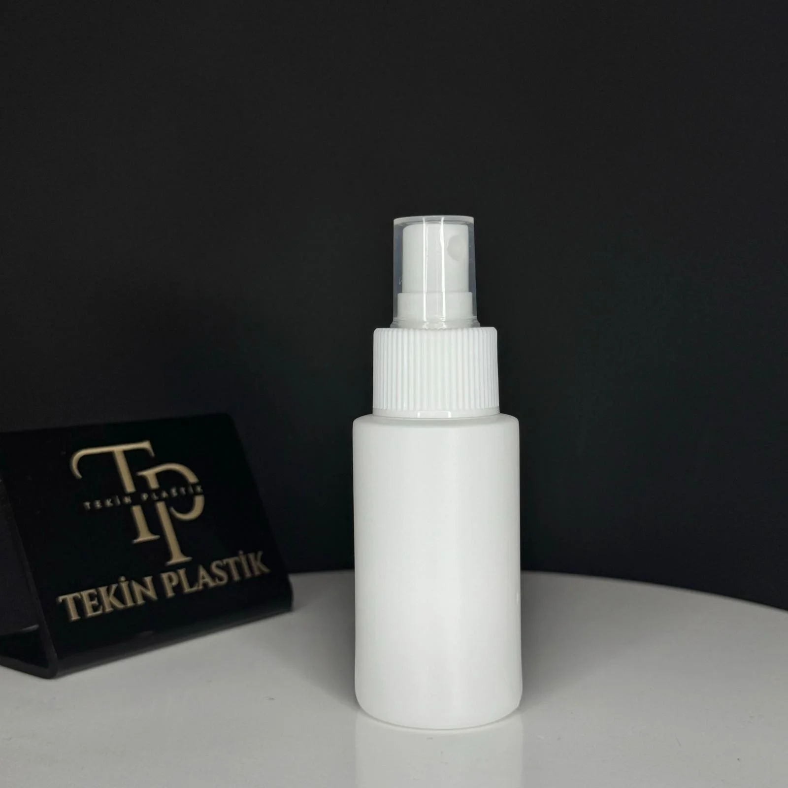 50 ML Beyaz Küt Model Plastik Şişe Beyaz Parmak Spreyli