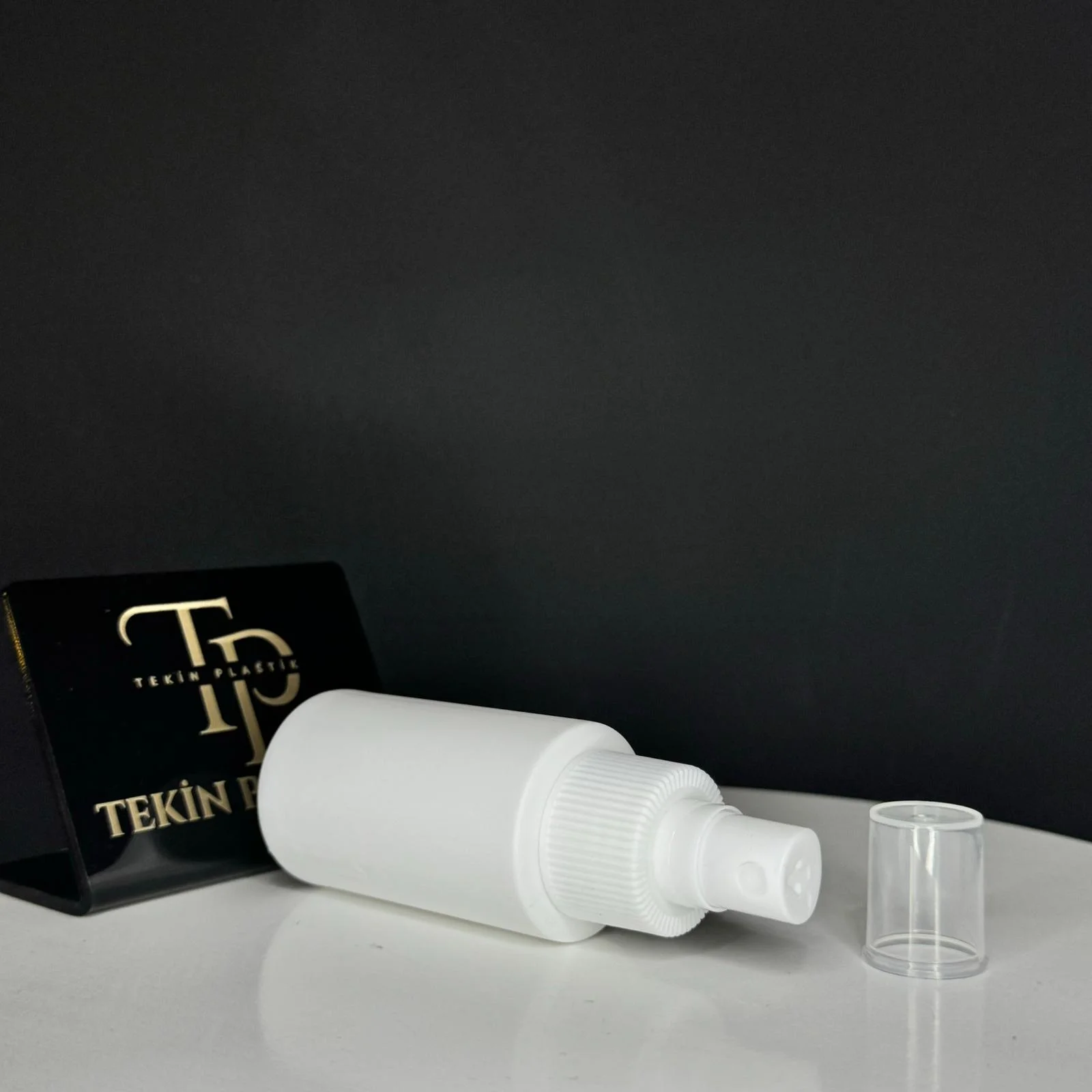 50 ML Beyaz Küt Model Plastik Şişe Beyaz Parmak Spreyli