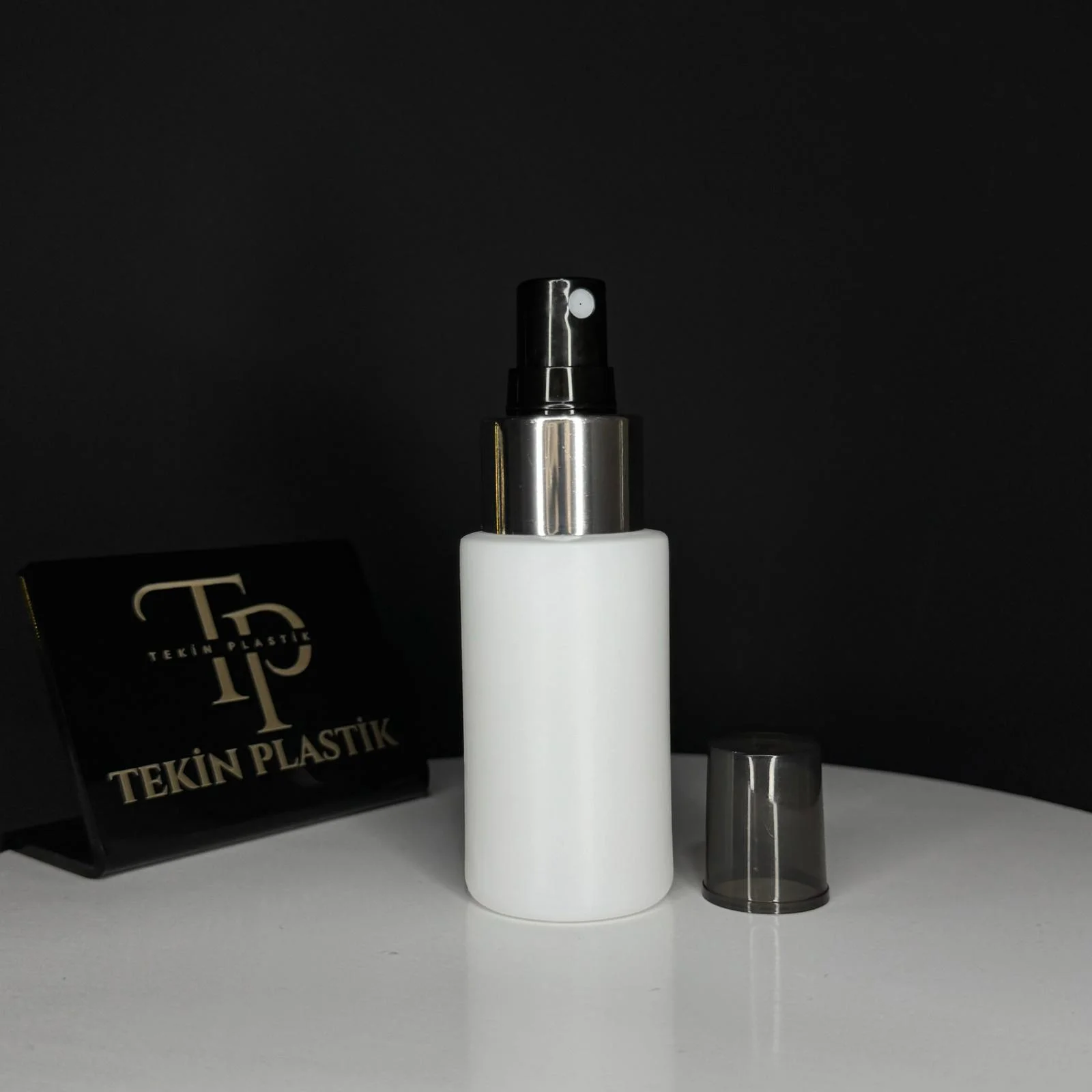 Polietilen Şişe 50 ML – Küt Model Beyaz Silver Siyah Parmak Sprey Şişesi